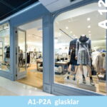 Einbruchschutzfolie A 12 glasklar auf einer Schaufensterscheibe