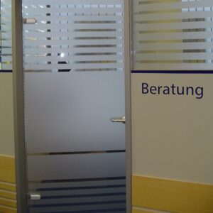 Sichtschutzfolie Sandstrahloptik geplottetes Streifendesign